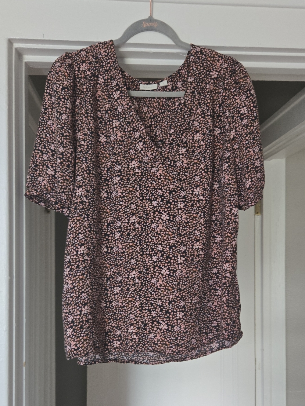 Women’s Hinge Black and Pink Floral V-Neck Short-Sleeve Top